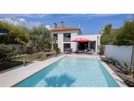 maison de luxe à vendre dans le quartier marceau-tivoli