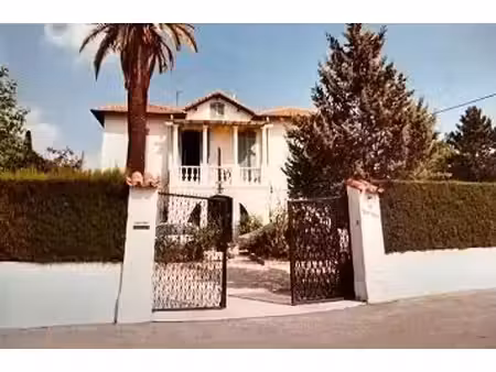 juan les pins chambre meublée dans villa
