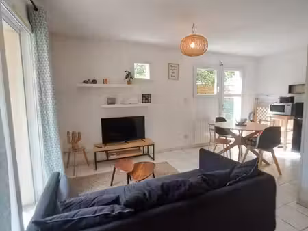 très beau t2 meuble avec terrasse