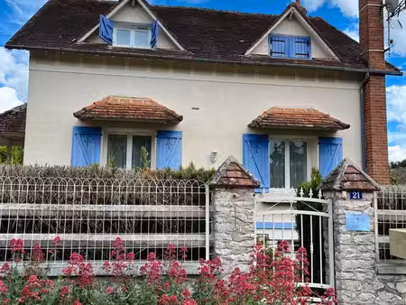 maison familiale à louer – 3 chambres – jardin de 600 m² – la roche-posay