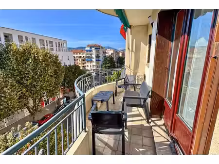 location etudiante - nice est - 4 pieces meuble