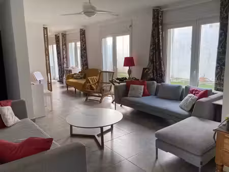 location appartement 6 pièces 147 m² à saint-denis (97400)