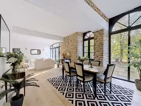 location maison 6 pièces  219.92m²  savennières