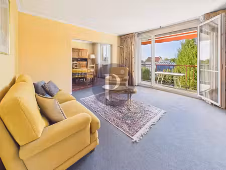 appartement 4 pieces avec balcon et box