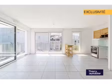 beaujoire - t3 récent avec balcon et garage
