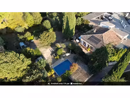 ensemble immobilier de 396 m2 sur 3300 m2 de terrain