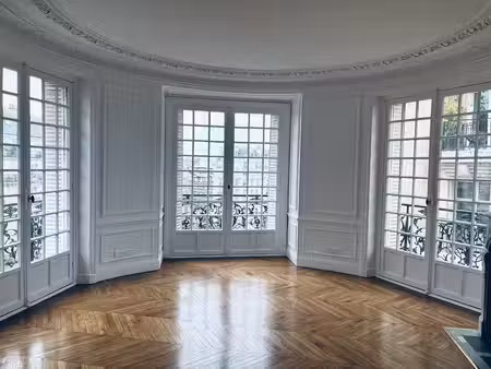 location bureaux 122m² à 494m²