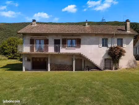 maison avec dépendances sur 6 818 m² de terrain à 5 min de seyssel