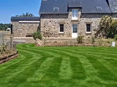 maison familiale avec terrasse  terrain et vie de plain-pied