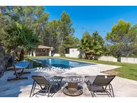 maison de luxe à vendre à rognes