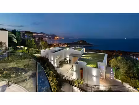 villa contemporaine d’exception à vendre à saint-jean-cap-ferrat – vue mer panoramique