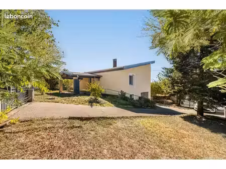 villa 4 pièces 80 m²
