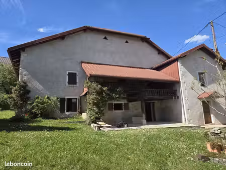 maison de village 140m² + 173m² d'annexes