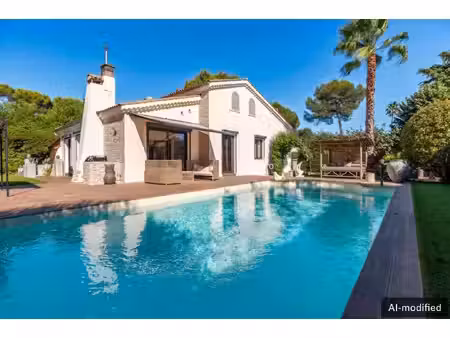 villa de luxe à vendre dans le quartier aubarede-campelieres