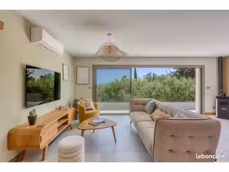 villa 4 pièces 145 m²