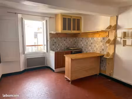 très beau studio très ensoleillé (exposition sud - sud ouest) sans vis-à-vis
