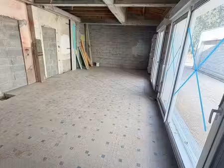 appartement + local commercial à 300m de la plage
