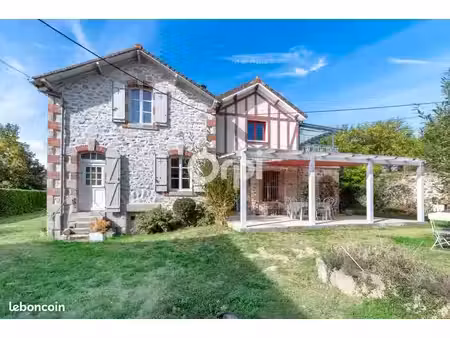 maison 5 pièces 194 m²
