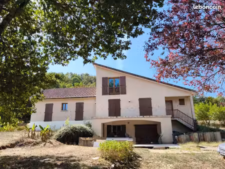 maison individuelle de 230 m² + terrain et forêt
