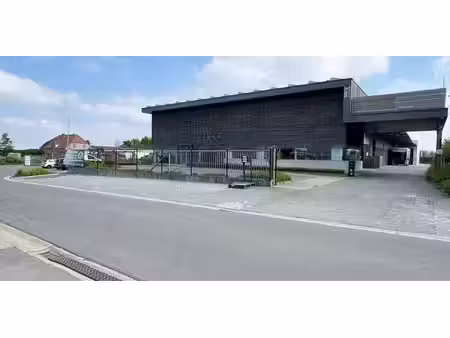 bâtiment d’entreprise à louer à riemst pour € 9.000 avec 2 chambres à coucher