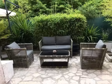 ? à vendre – le beausset – t2 avec jardin privatif + cave + parking