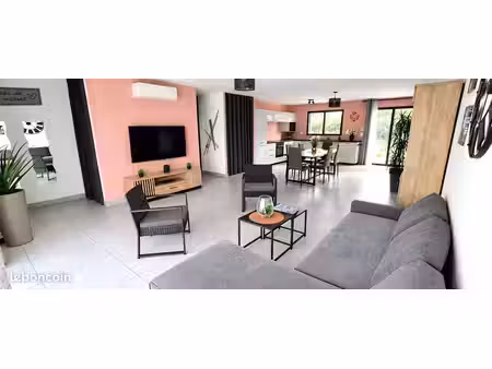 maison - 4 pièces - 92 m² - vendue entièrement meublée  équipée et décorée