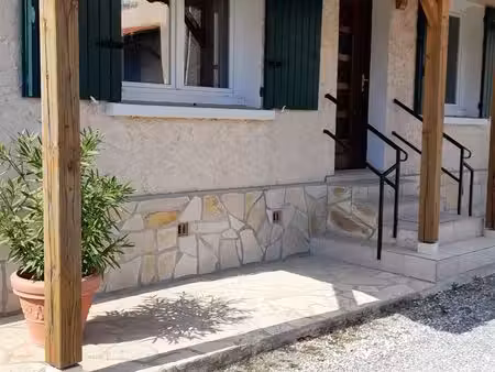 maison à louer revest-du-bion