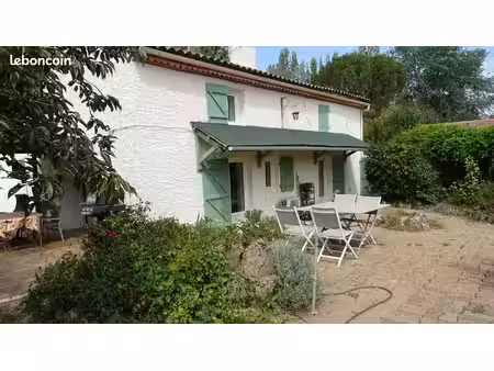 maison 7 pièces  piscine  terrain 8000 m2