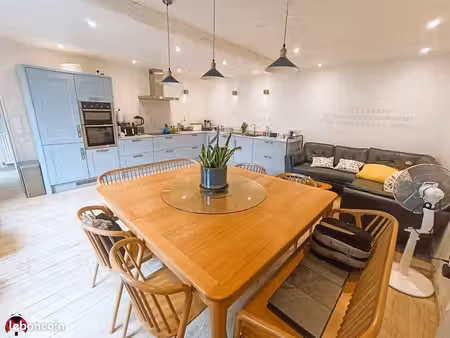 maison 6 pièces 191 m²