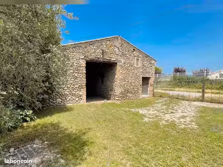 bâtisse en pierre 370 m2 fort potentiel