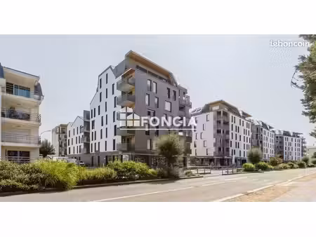 une adresse privilégiée  un cadre exceptionnel et de beaux volumes pour cet appartement
