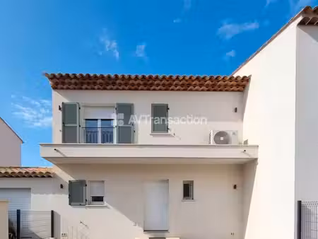 maison de 2025 proche coeur de village