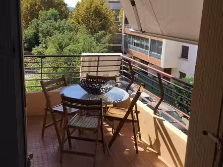 3 pieces centre ville