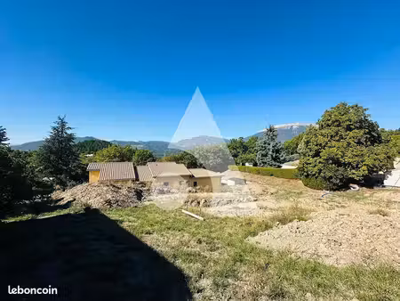 terrain 786 m² châteauvieux