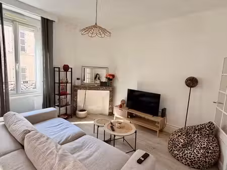 ? grand t2 68 m² entièrement rénové
