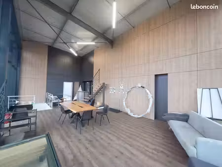 local 2820 m² montaigu vendee