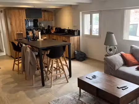 maison rénovée ~80 m² – 2 chambres + mezzanine – terrasse & 2 stationnements – arches
