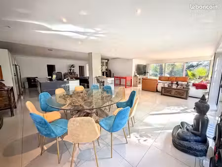 maison 4 pièces 141 m²