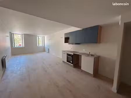 t2 - 73 m²- place des cordeliers - entièrement rénové