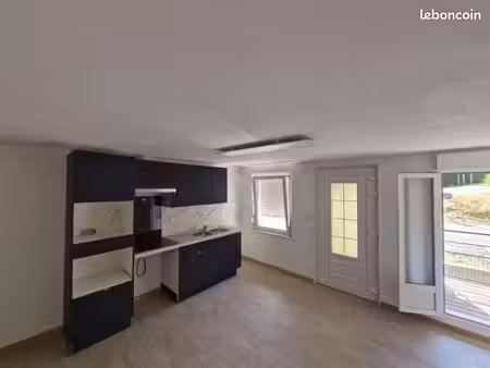 appartement 55m2  4 pièces  proche du centre de la bresse