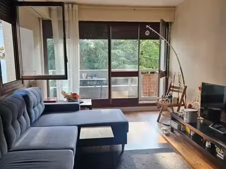 t2/f2 50m² meuble proche rer + parking  dispo 15/10/2026  900 cc