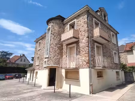 rare  studio rénové proche gare juvisy-sur-orge