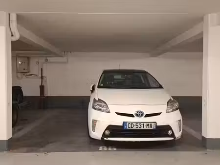 grande place de parking (16 30m2) - corentin celton