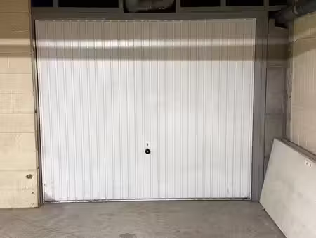 location box fermé en sous sol