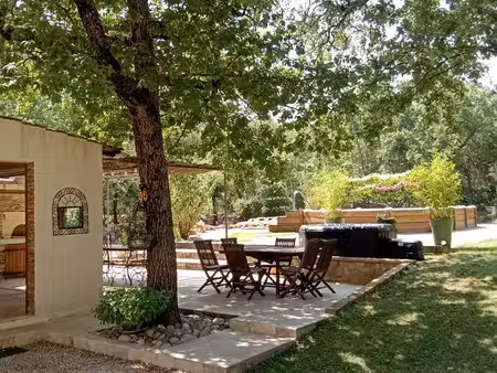 grand terrain avec villa à 5 minutes de nans les pins