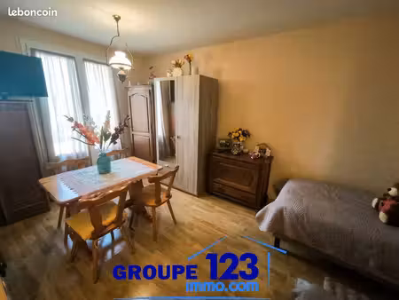 studio 1 pièce 31 m²