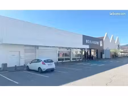 local commercial 266 m²