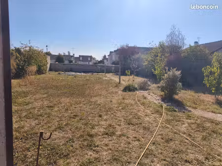 terrain constructible 700m2