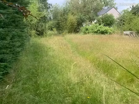 terrain constructible 589m2 - fontenay les briis