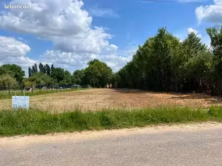 belle parcelle constructible sur escamps dans l'yonne